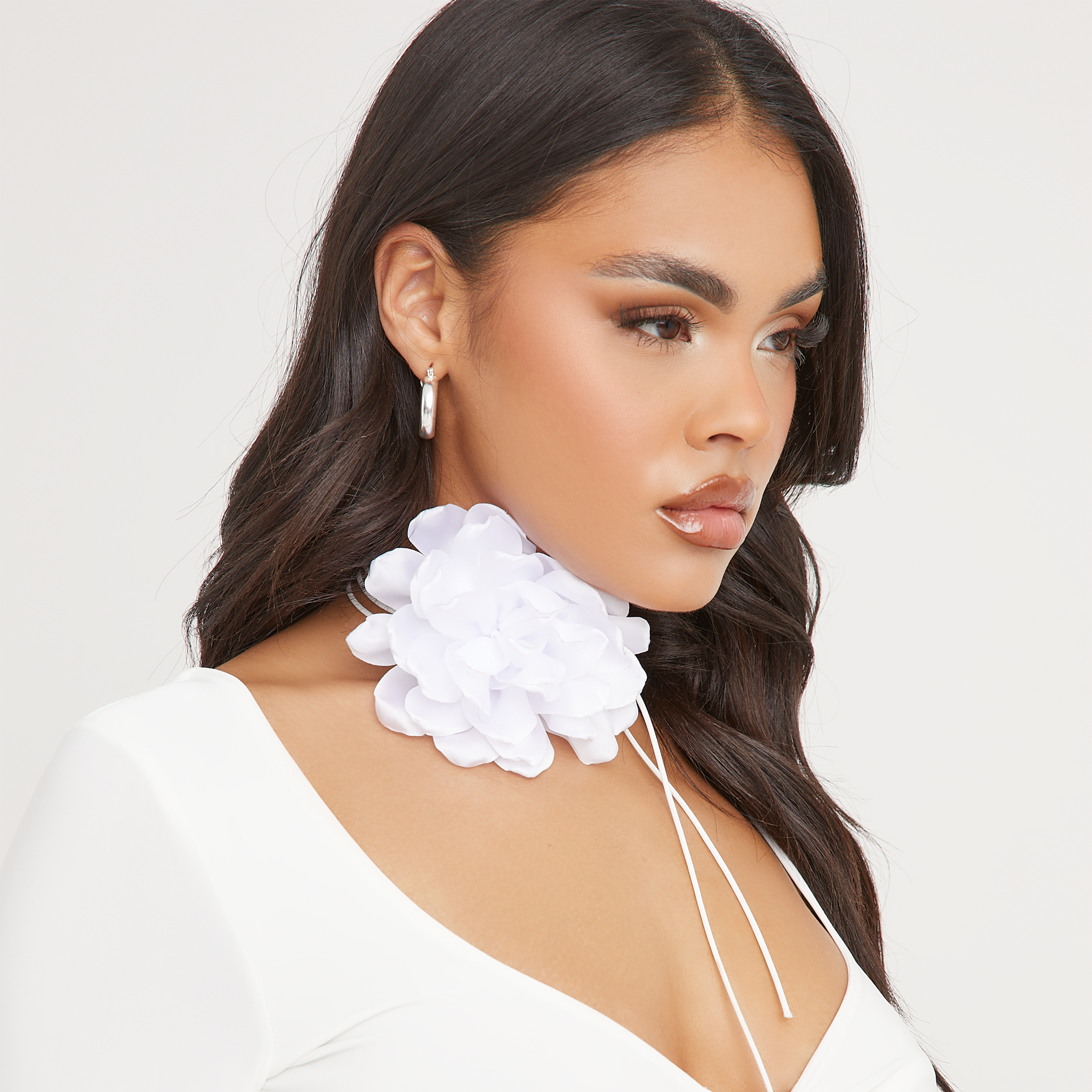 White Hawaiian Flower Necklace - Maori Man